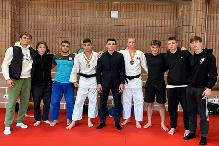 Judocanii Renat Croitoru și Vadim Ghimbovschi au cucerit medalia de bronz la Junior European Cup de la Lignano, Italia