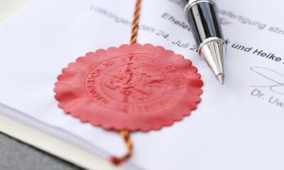 Schimbări majore în eliberarea certificatelor de moștenitor. Competența exclusivă a notarilor în deschiderea succesiunilor ar putea fi eliminată