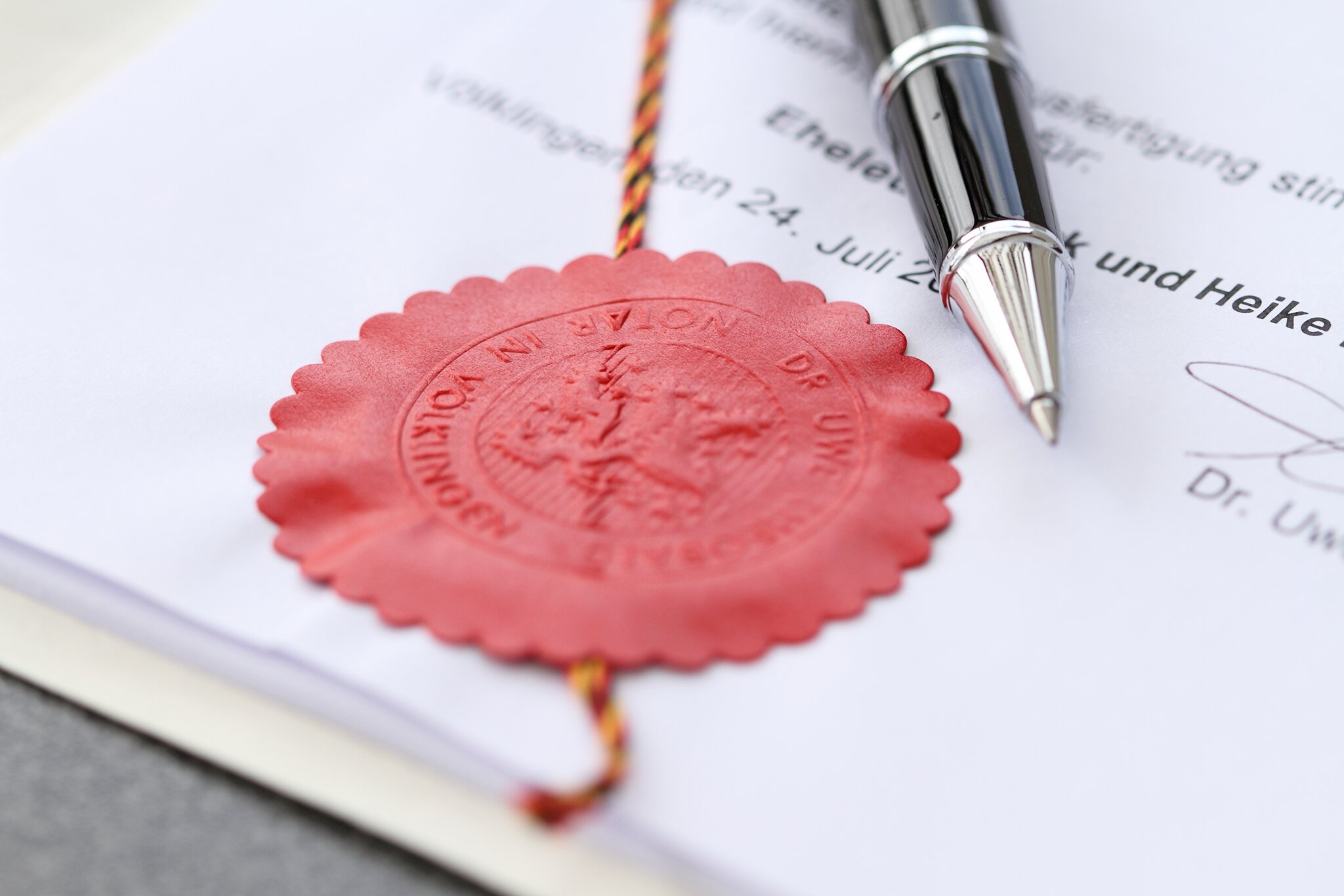 Schimbări majore în eliberarea certificatelor de moștenitor. Competența exclusivă a notarilor în deschiderea succesiunilor ar putea fi eliminată